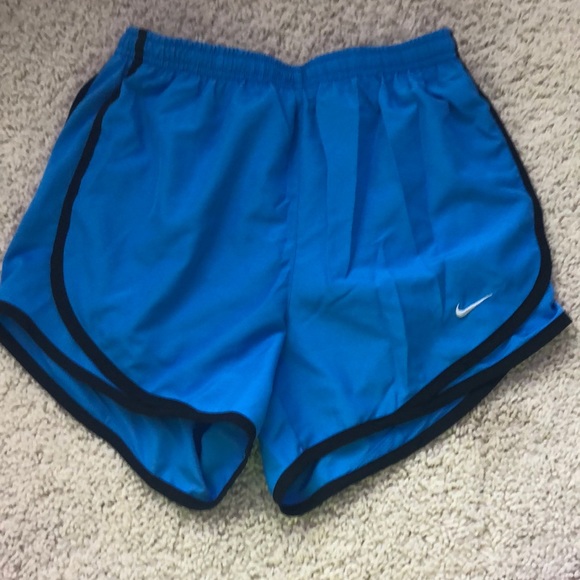 Nike shorts - Picture 1 of 3